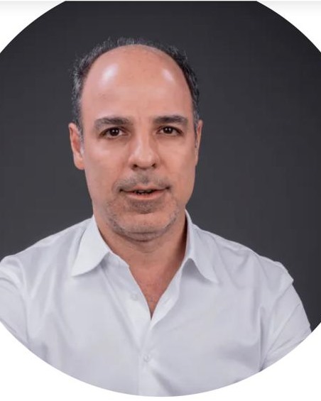 Dr. José Roberto Calazans Filho, dentista especialista em Implantodontia e Prótese sobre Implantes